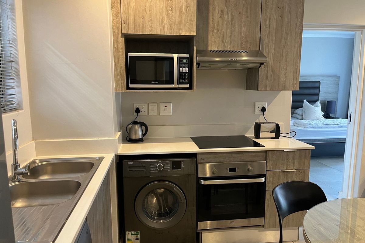 Fully Furnished 2-Bedroom Garden Apartment at 7 on Middle - Photo 4