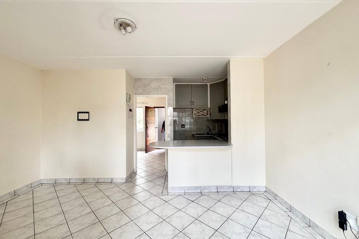 1 BEDROOM 1 BATH APARTMENT FOR RENT IN SANDOWN - Photo 4
