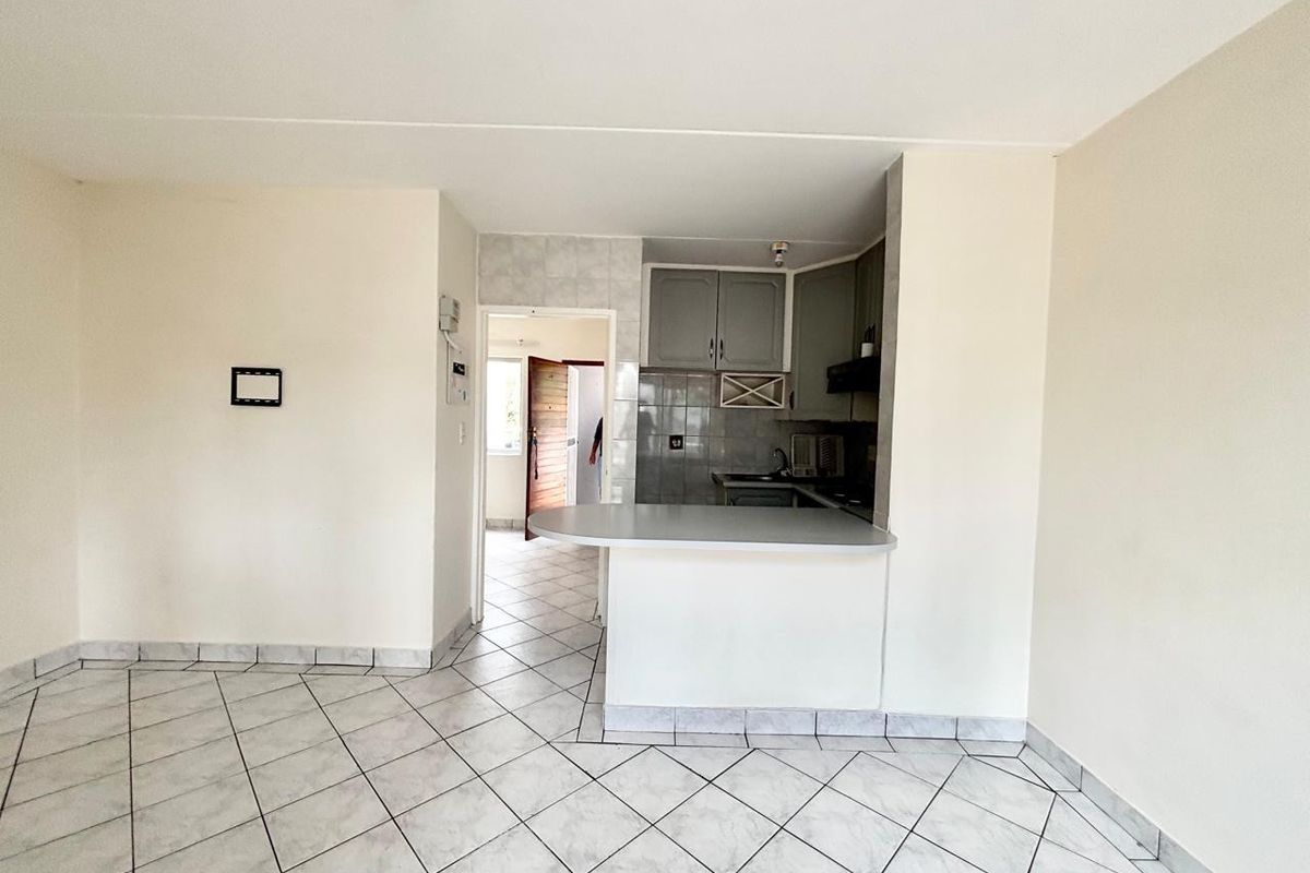 1 BEDROOM 1 BATH APARTMENT FOR RENT IN SANDOWN - Photo 3