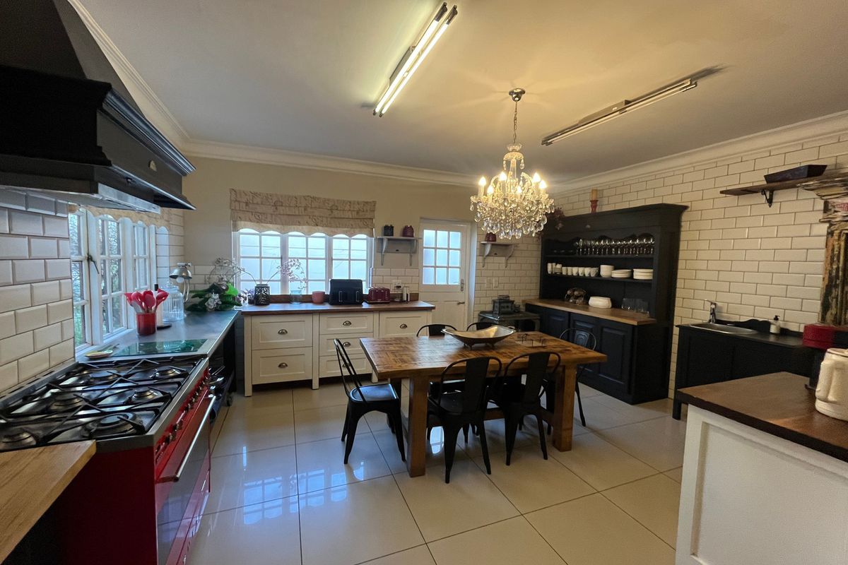 Freestanding Rental Monthly In Sandton - Photo 3