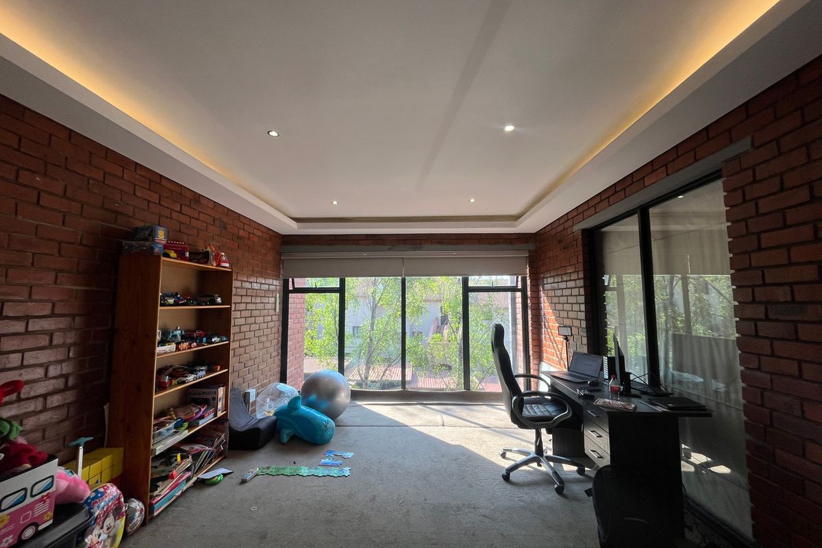 Apartment Rental Monthly In Sandton - Photo 2