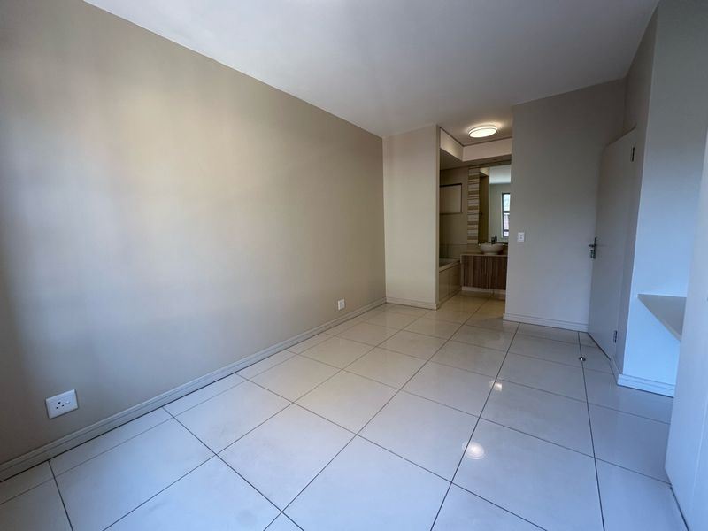 Apartment For Sale In Johannesburg - Photo 9