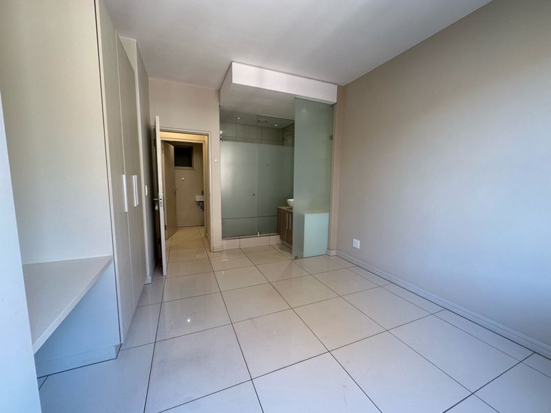 Apartment For Sale In Johannesburg - Photo 8