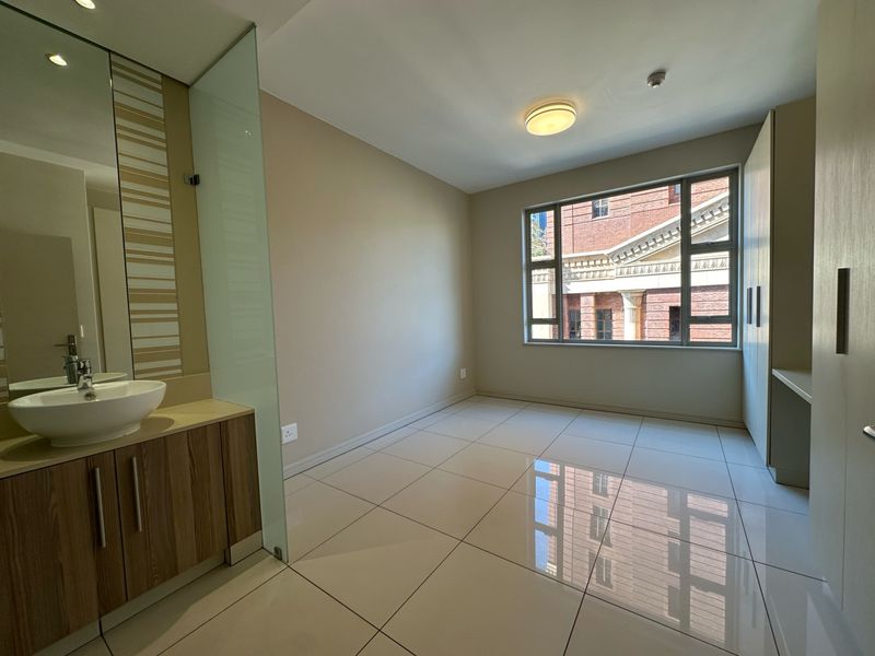 Apartment For Sale In Johannesburg - Photo 7