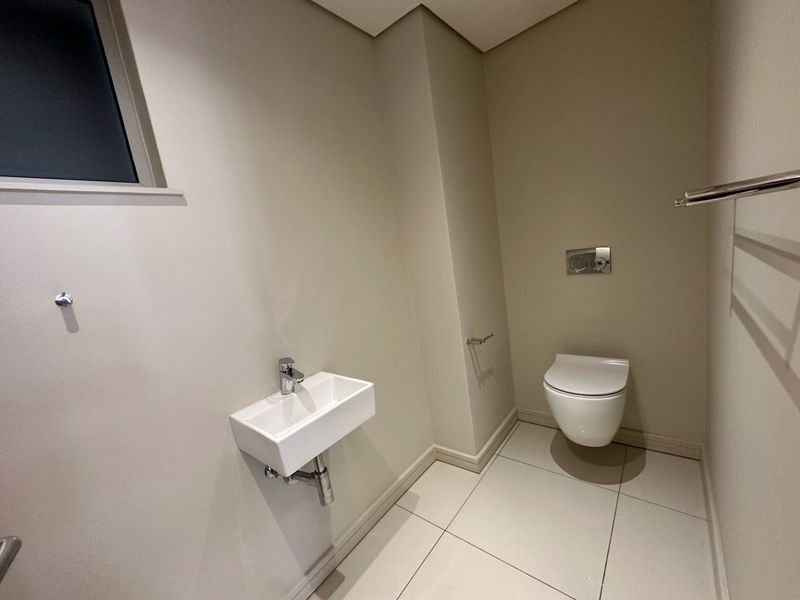 Apartment For Sale In Johannesburg - Photo 6