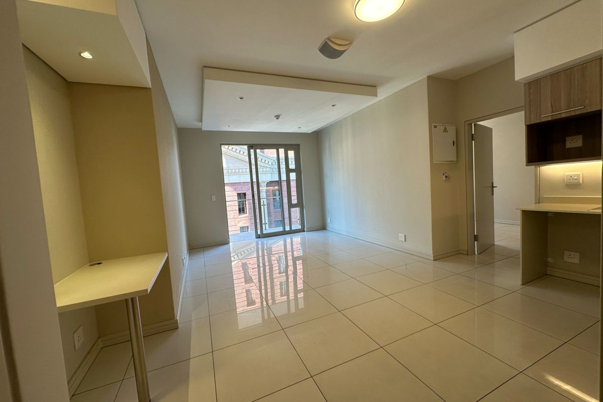 Apartment For Sale In Johannesburg - Photo 5
