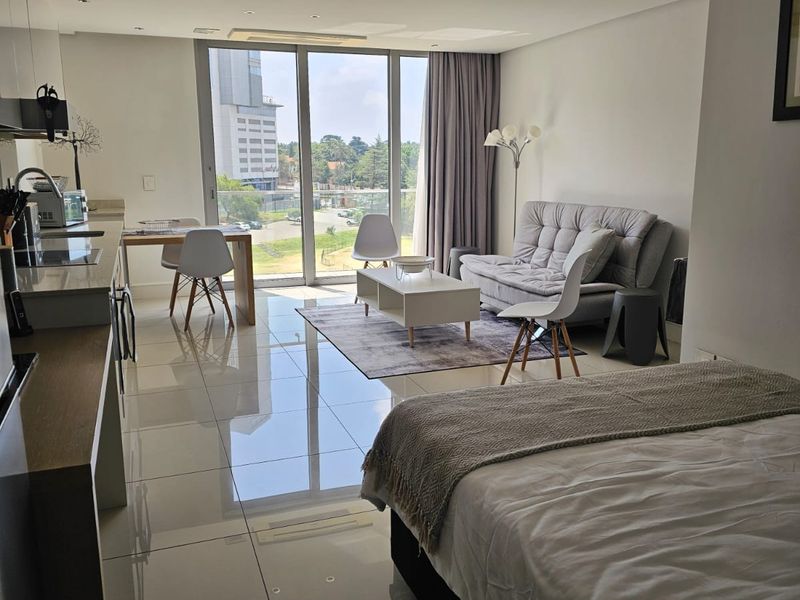 Where Urban Chic Meets Serene Sophistication in Our Exclusive Studio Flat - Photo 10