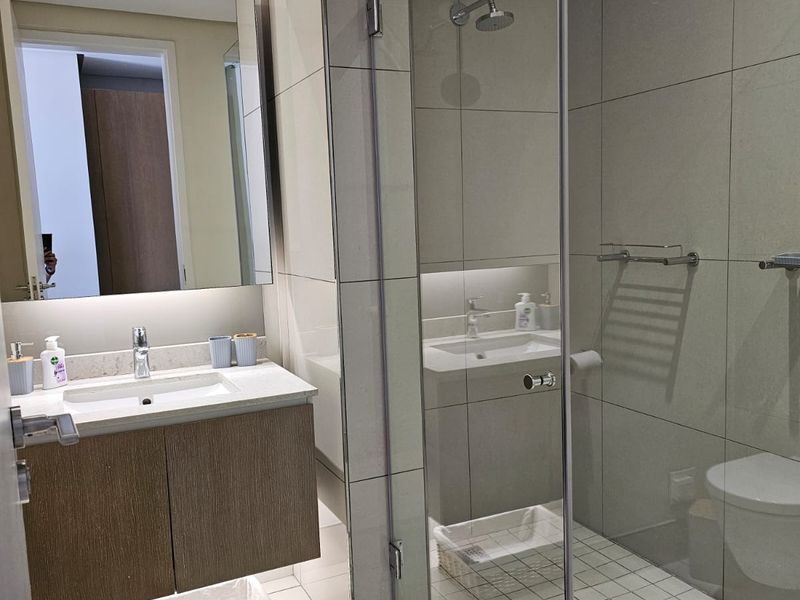 Where Urban Chic Meets Serene Sophistication in Our Exclusive Studio Flat - Photo 9