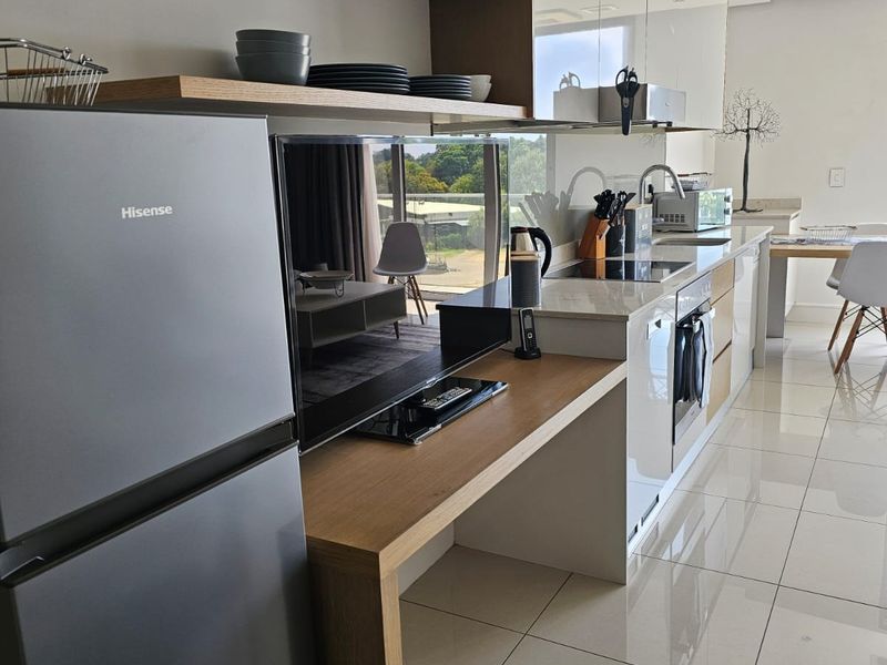 Where Urban Chic Meets Serene Sophistication in Our Exclusive Studio Flat - Photo 7