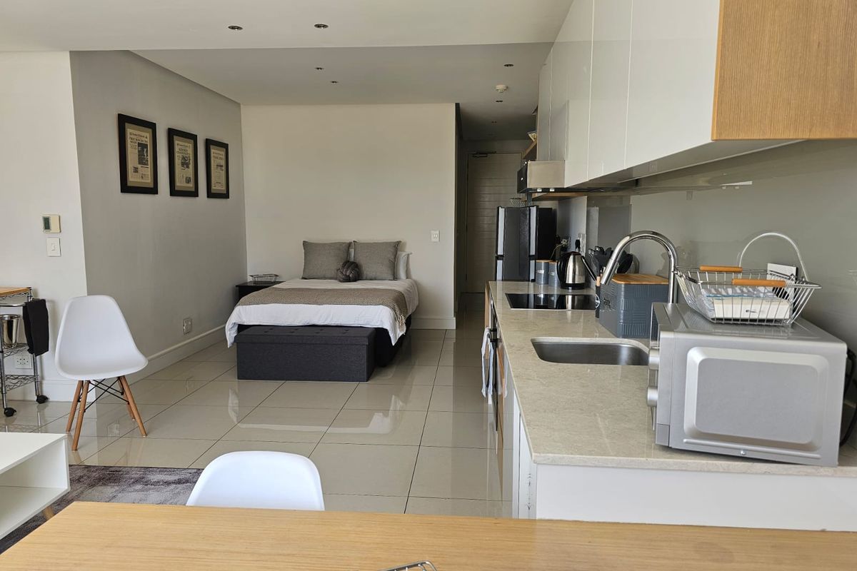 Where Urban Chic Meets Serene Sophistication in Our Exclusive Studio Flat - Photo 5