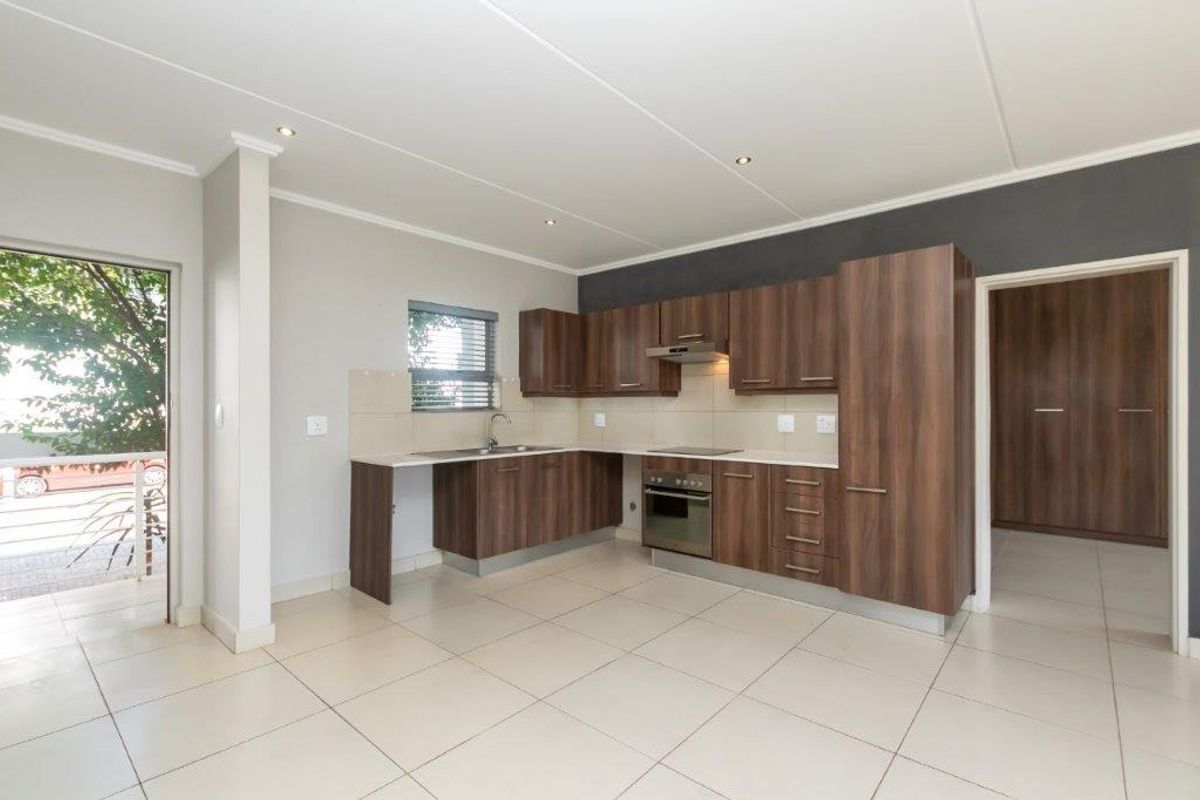 Apartment For Sale In Sandton - Photo 3