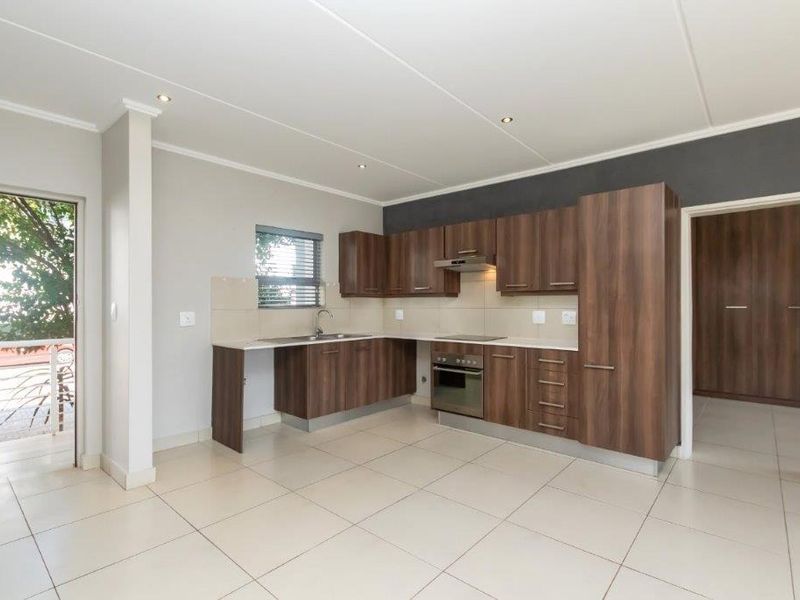 Apartment For Sale In Sandton - Photo 3