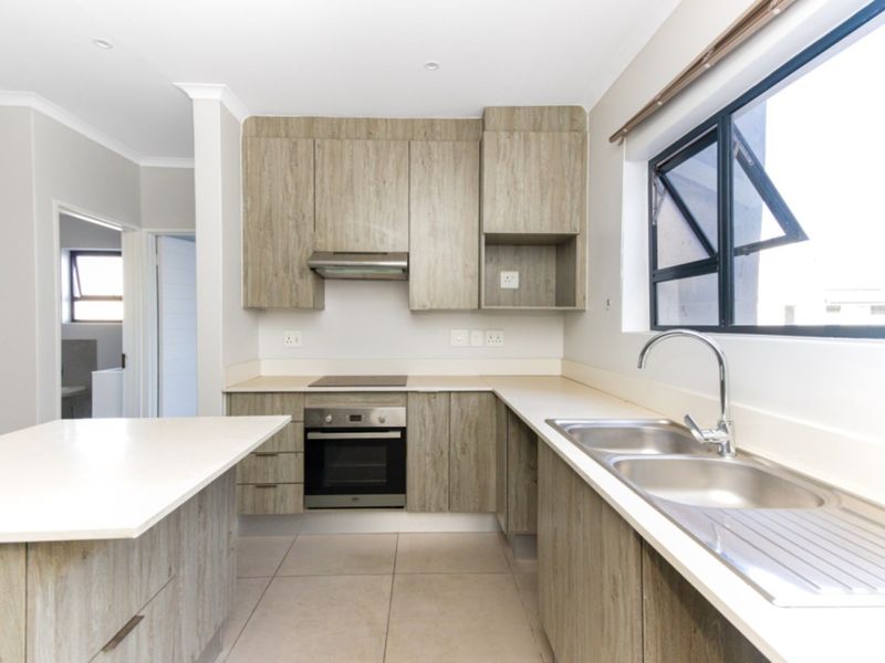 2 BEDROOM APARTMENT FOR SALE IN MORNINGSIDE - Photo 2