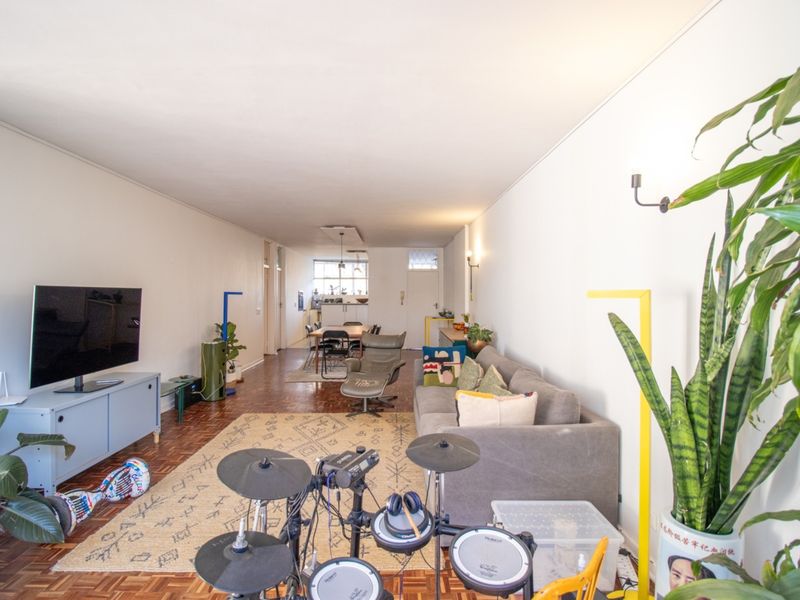 Welcome to Devon Place, a beautiful and tranquil building that offers a serene escape from the hust - Photo 5