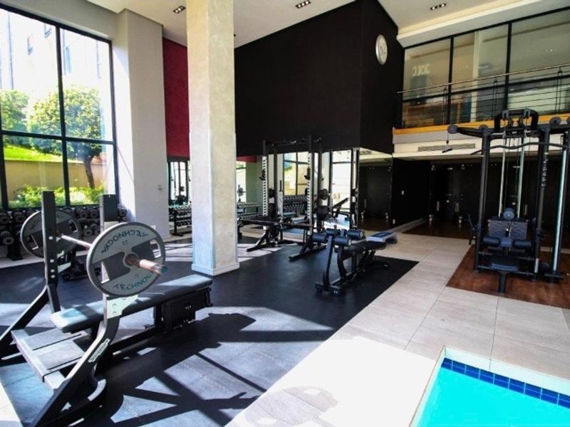 BEAUTIFUL CHIC LIVING SPACE!!! - Photo 7