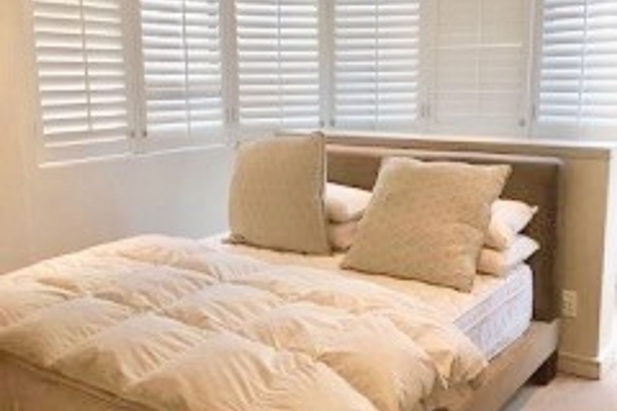 BEAUTIFUL CHIC LIVING SPACE!!! - Photo 4