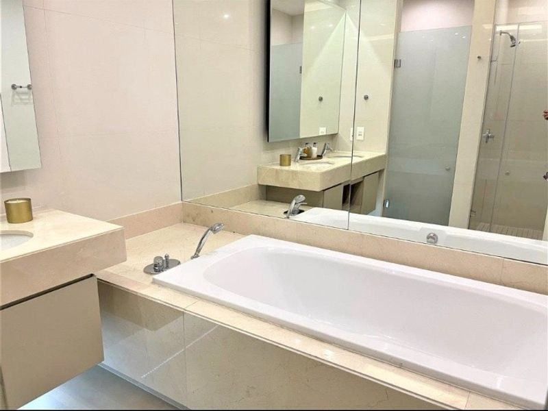 BEAUTIFUL CHIC LIVING SPACE!!! - Photo 5