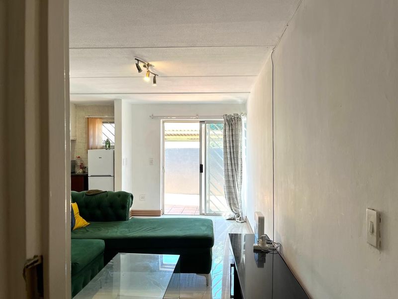 1-Bedroom Apartment with Essential Comforts and Prime Location! - Photo 6