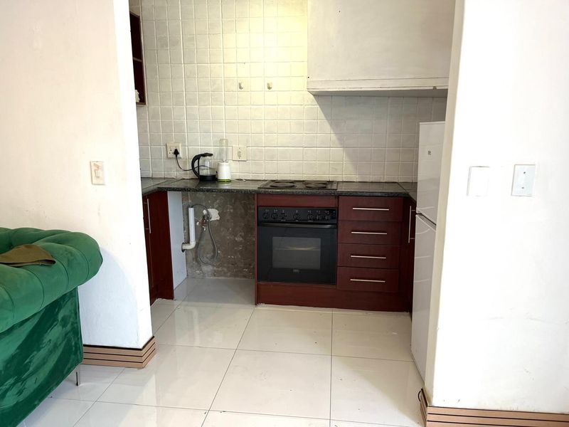 1-Bedroom Apartment with Essential Comforts and Prime Location! - Photo 3