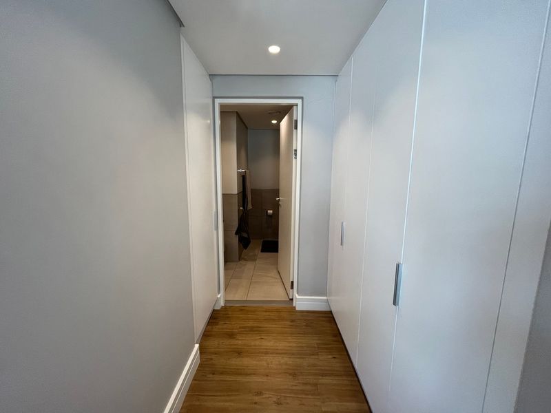 Apartment For Sale In Johannesburg - Photo 9