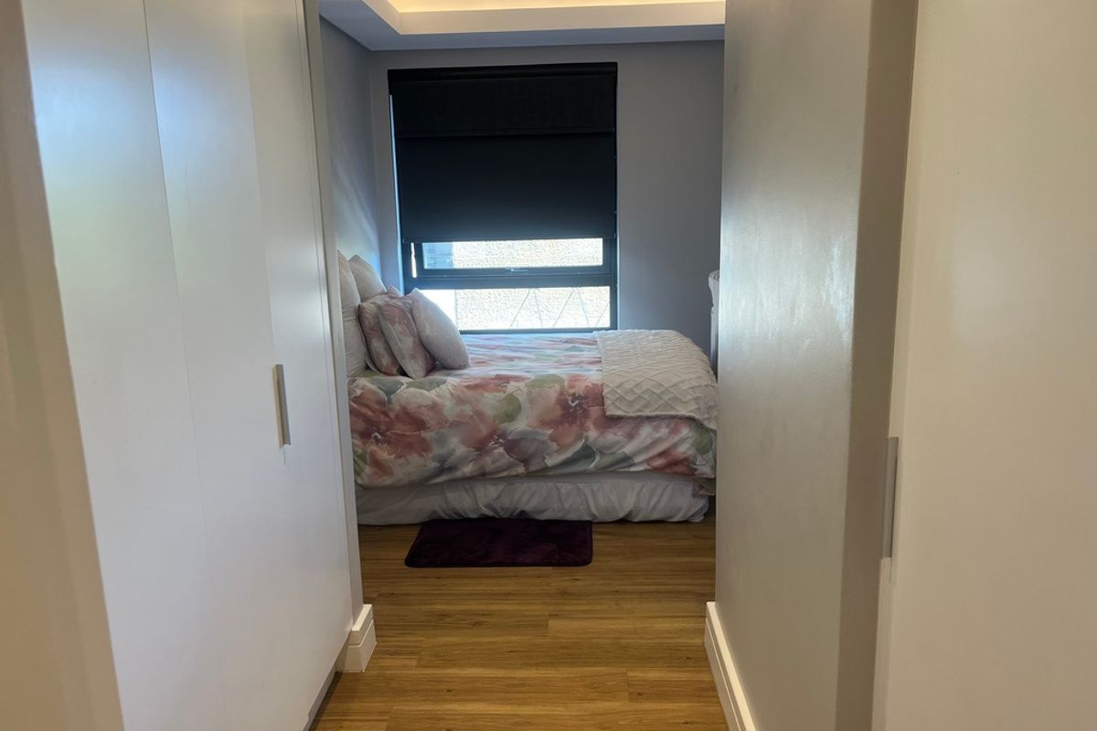 Apartment For Sale In Johannesburg - Photo 5