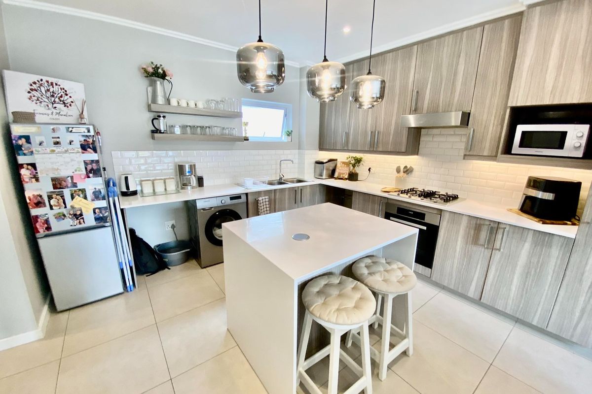 Modern 1-Bedroom apartment for sale in a Quiet Cul-de-Sac - Photo 5