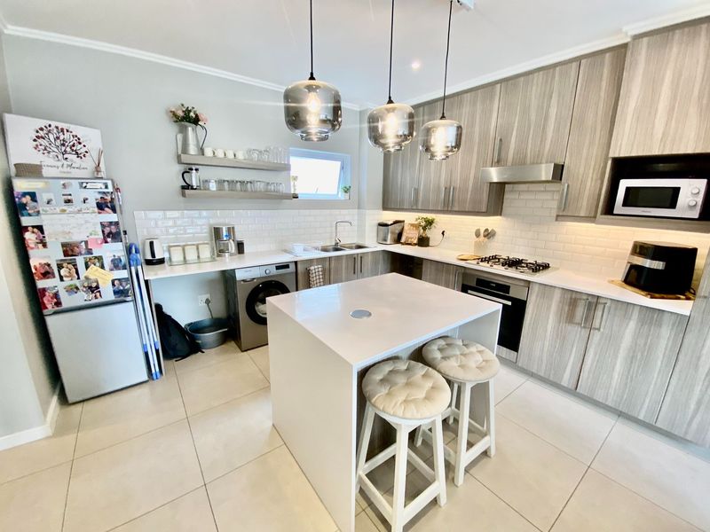 Modern 1-Bedroom apartment for sale in a Quiet Cul-de-Sac - Photo 5