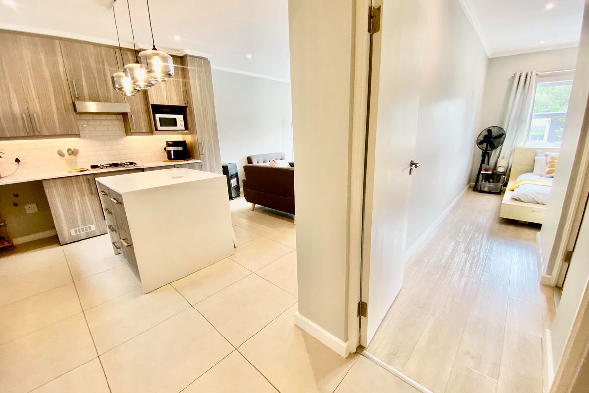 Modern 1-Bedroom apartment for sale in a Quiet Cul-de-Sac - Photo 3