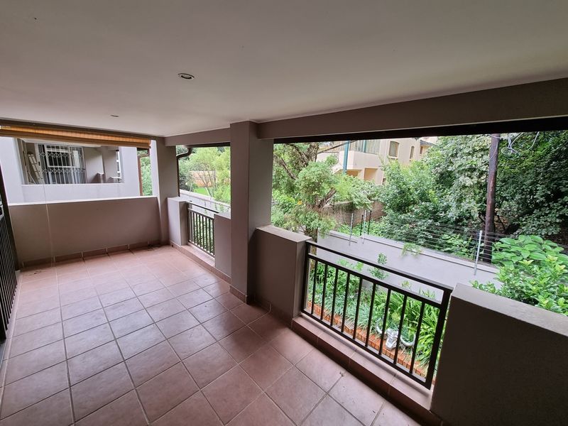 Apartment For Sale In Johannesburg - Photo 4