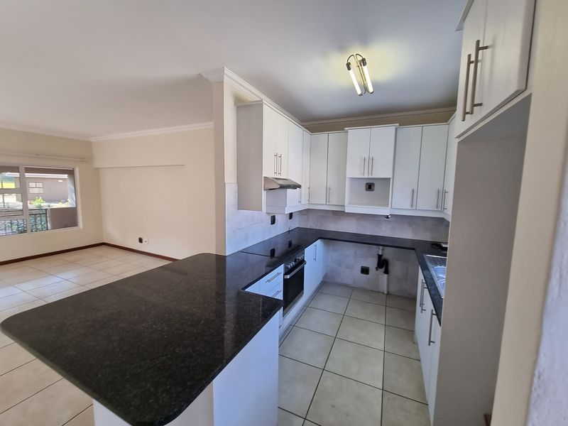 Apartment For Sale In Johannesburg - Photo 3