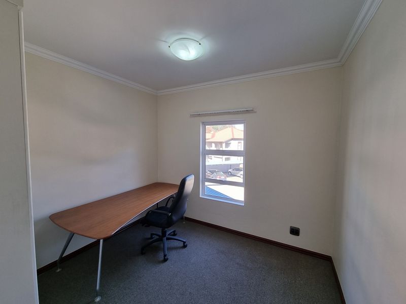 Apartment For Sale In Johannesburg - Photo 9