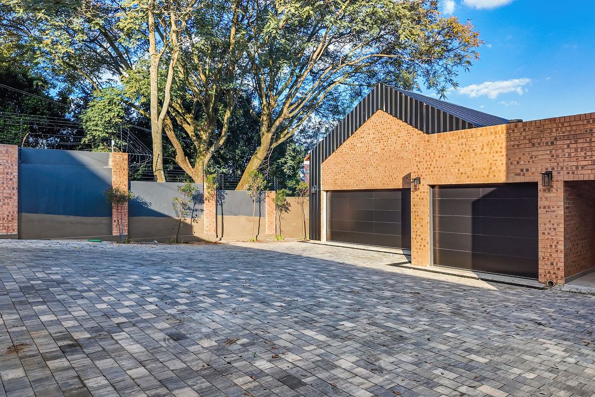 Magnificent Brand-New Residence in Atholl, Sandton - Photo 2