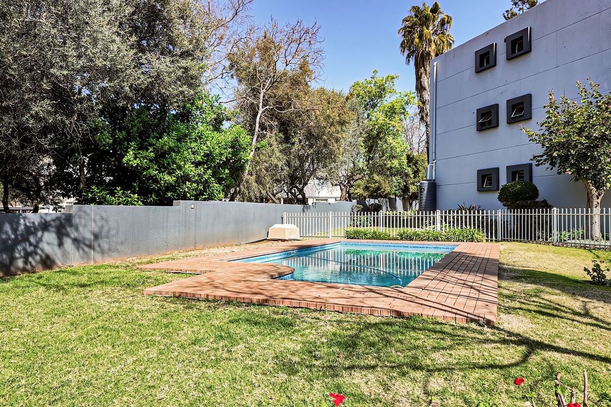Apartment For Sale In Sandton - Photo 4