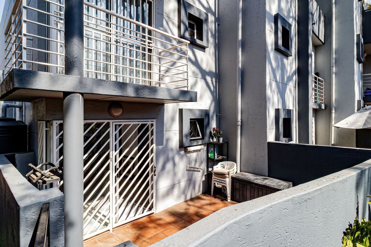 Apartment For Sale In Sandton - Photo 3