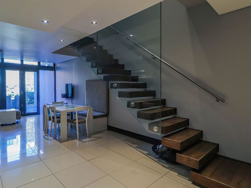 Apartment For Sale In Johannesburg - Photo 5