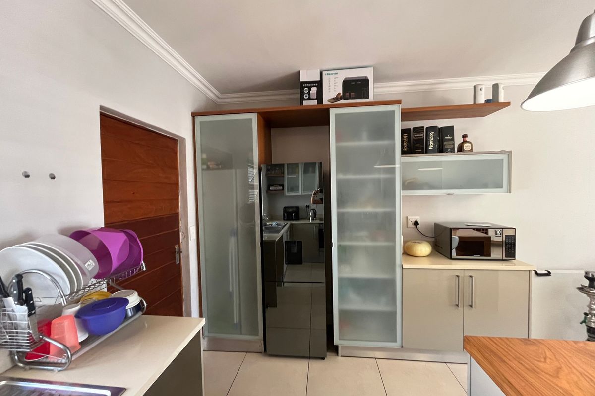 Apartment For Sale In Sandton - Photo 4