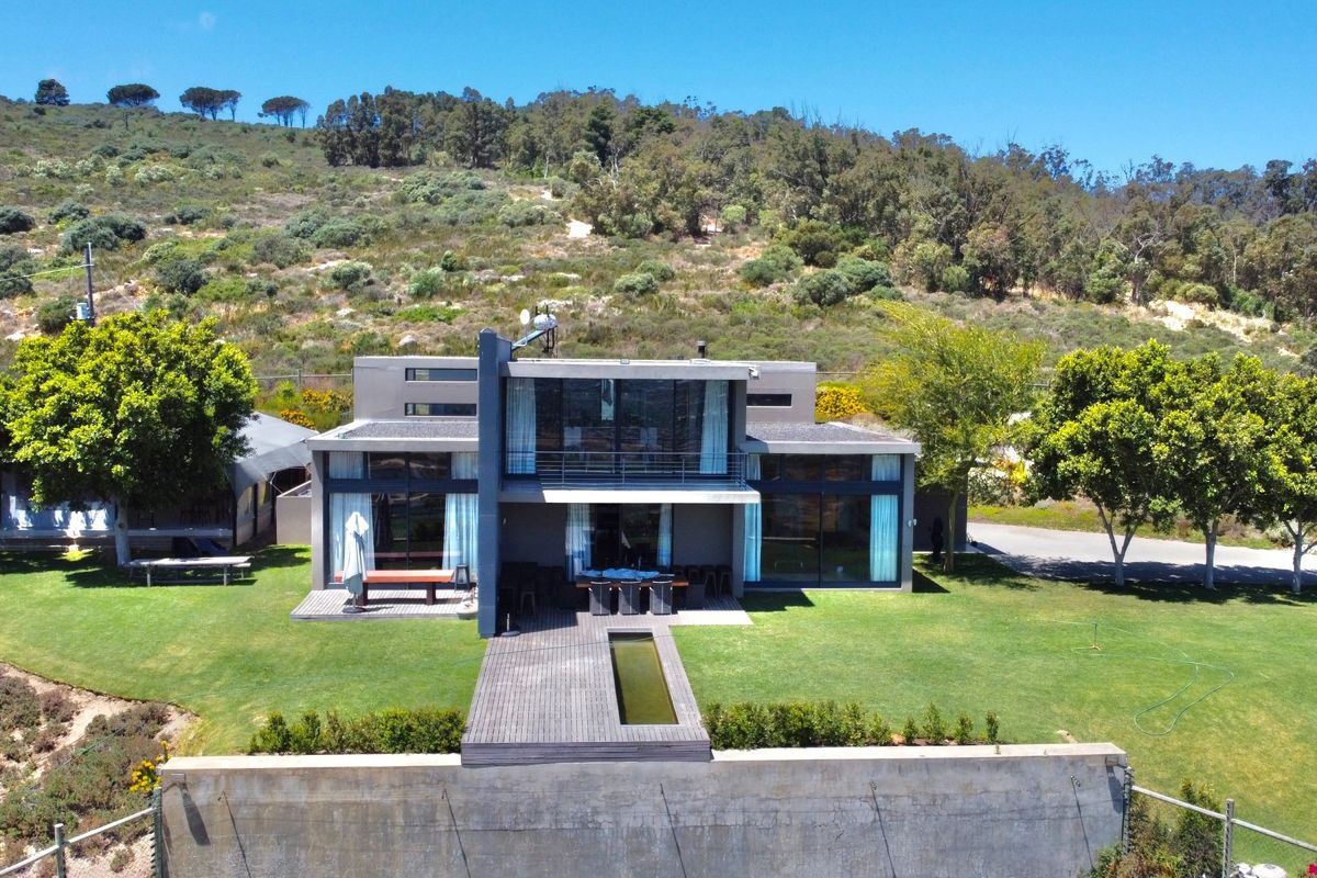 106ha luxury farm with architect designed home for sale in the Winelands!! - Photo 4