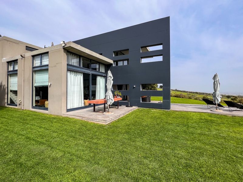 106ha luxury farm with architect designed home for sale in the Winelands!! - Photo 2