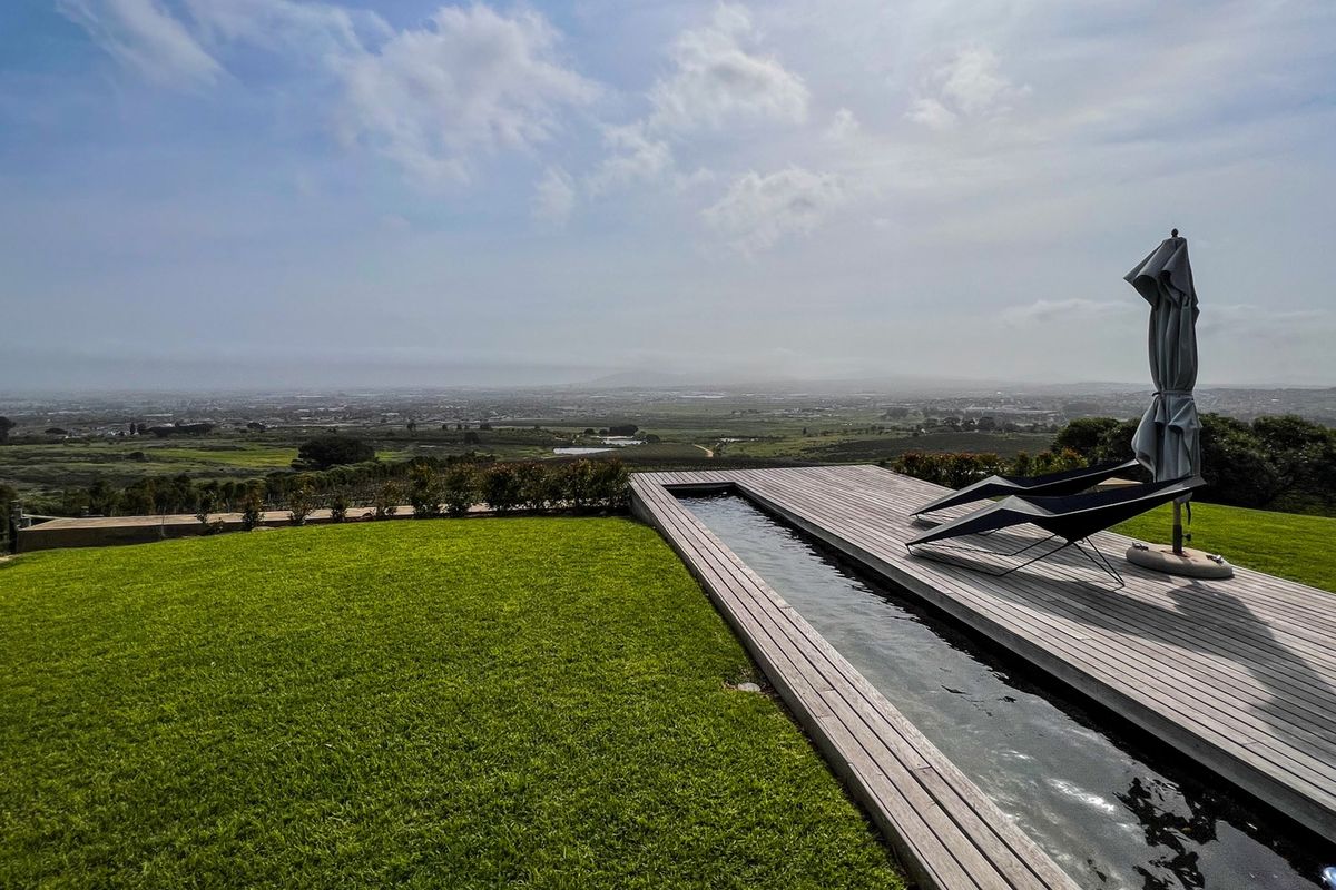 106ha luxury farm with architect designed home for sale in the Winelands!! - Photo 3