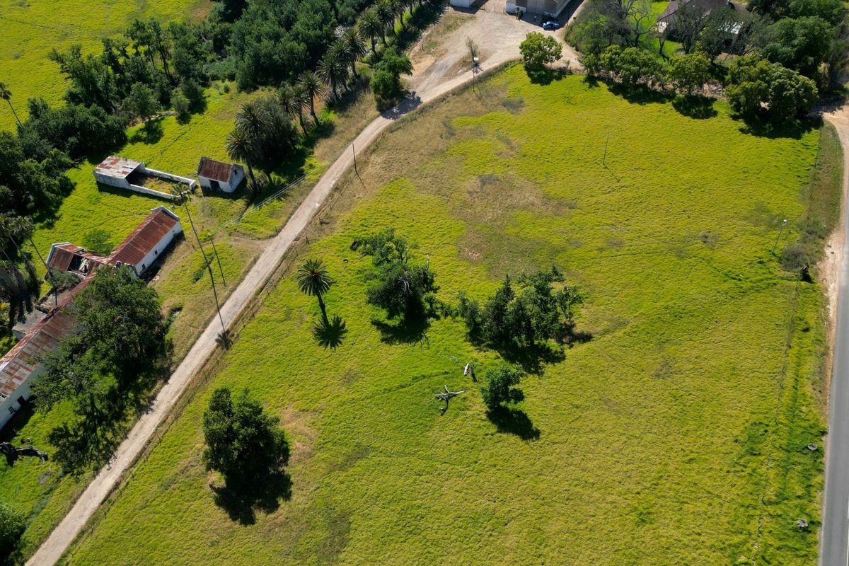 STELLENBOSCH 12-HECTARE PROPERTY – SCENIC, HISTORIC, AND READY FOR YOUR VISION - Photo 3