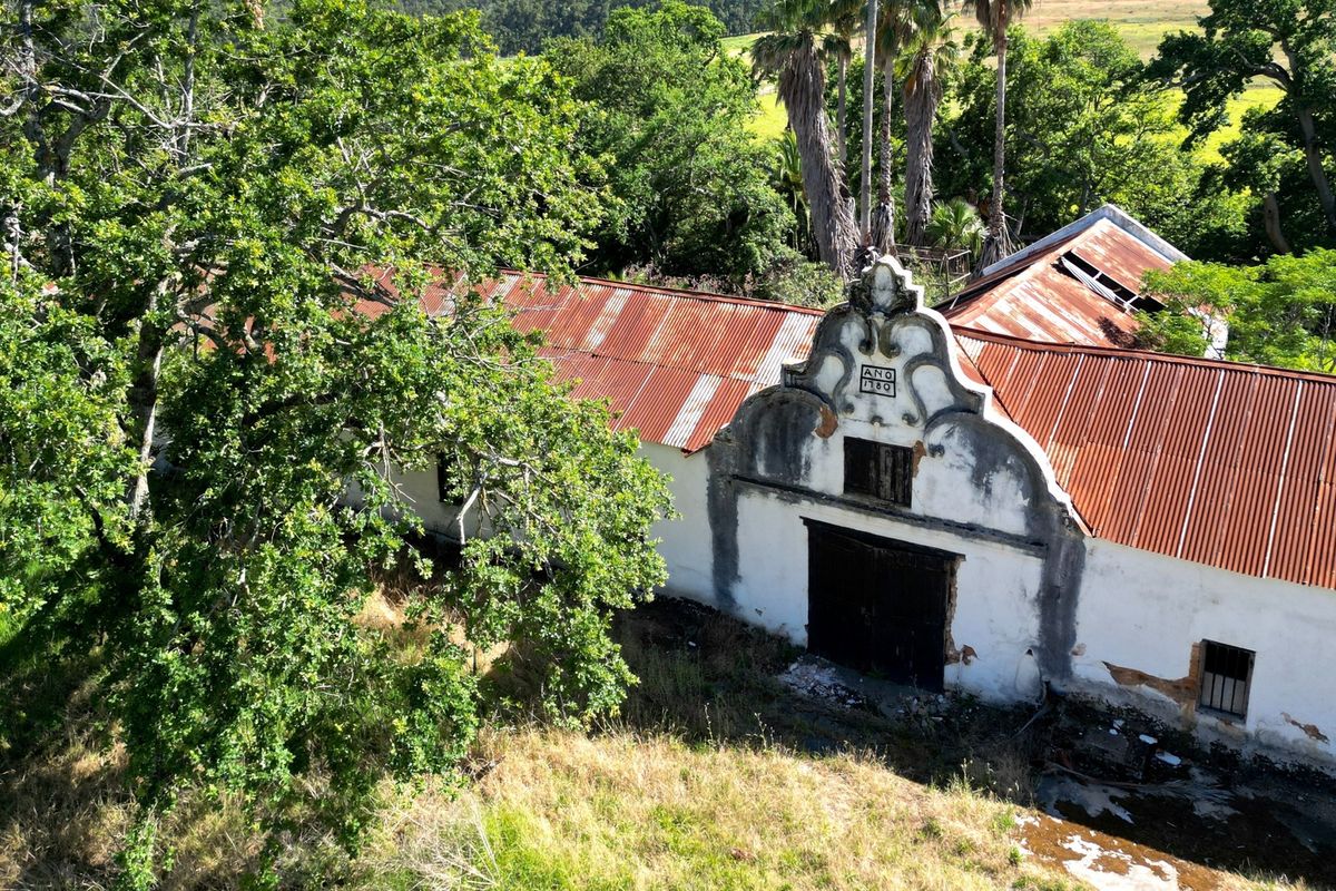 STELLENBOSCH 12-HECTARE PROPERTY – SCENIC, HISTORIC, AND READY FOR YOUR VISION - Photo 3