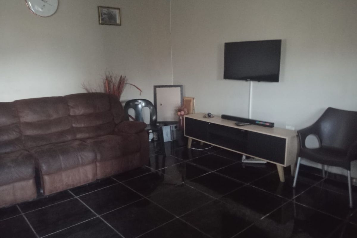 Affordable 3 Bedroom Home with Room to Grow - Photo 4