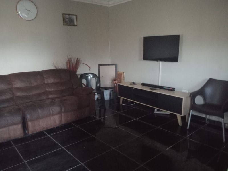 Affordable 3 Bedroom Home with Room to Grow - Photo 4