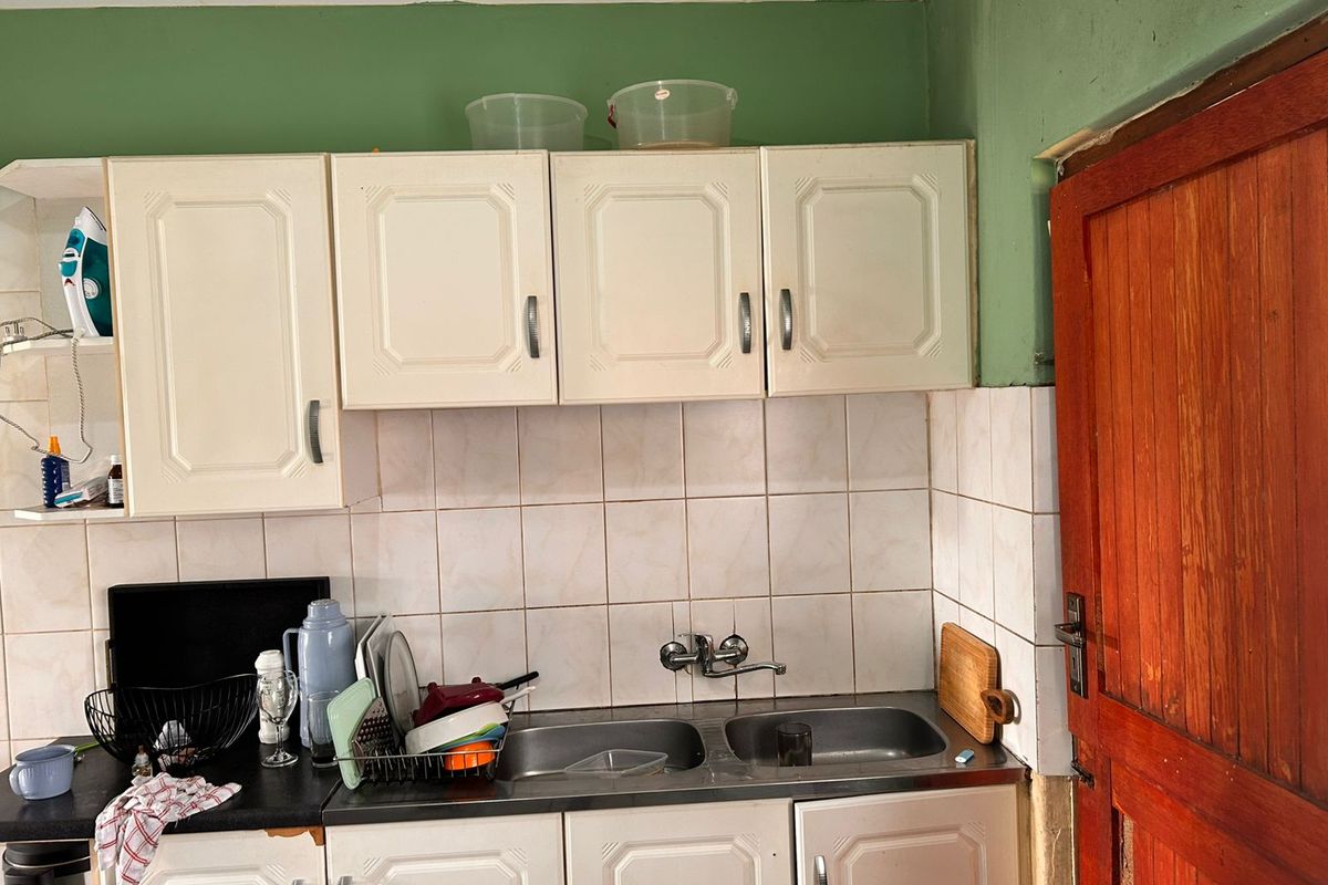 Well-Located 3-Bedroom Family Home in Esikhawini - Photo 3