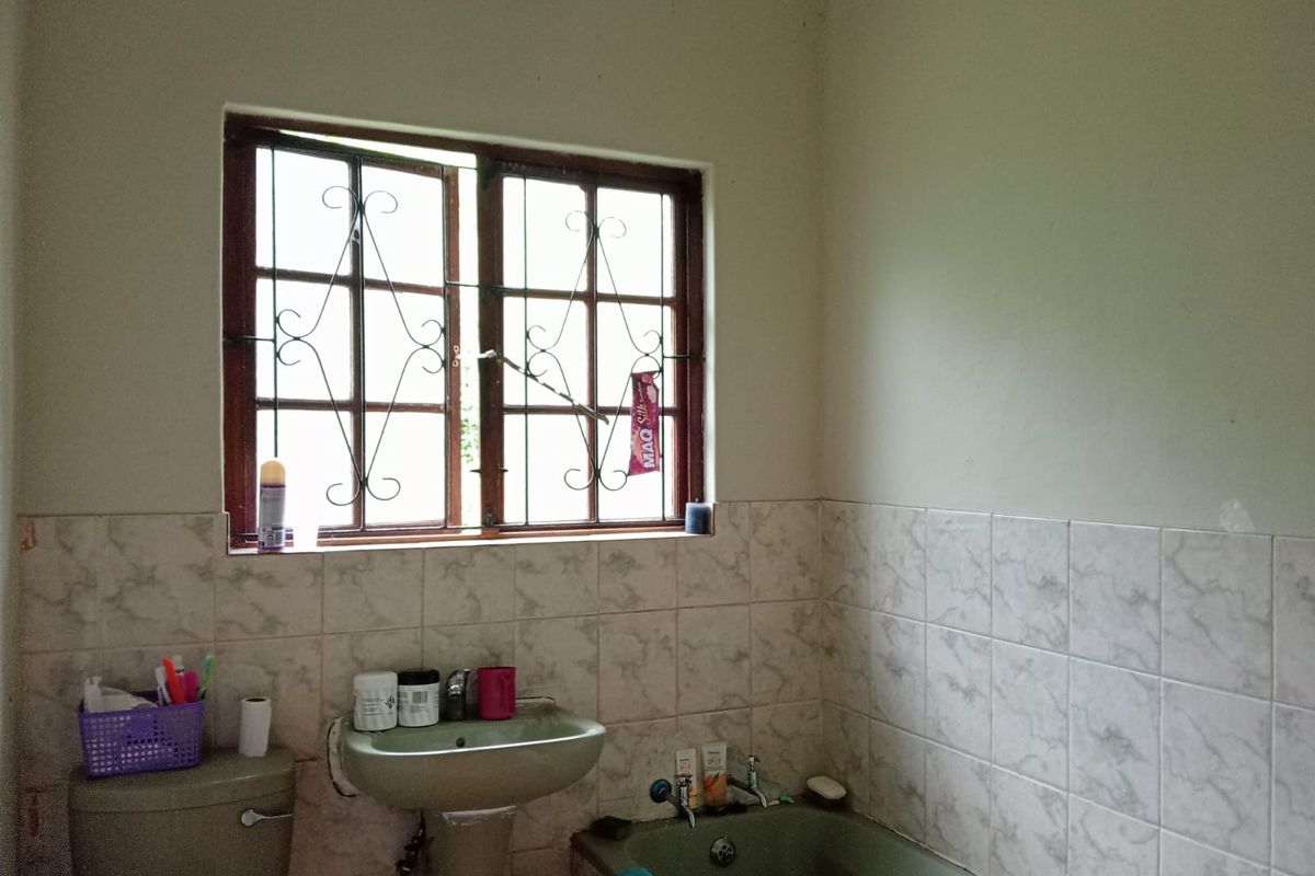 **Exclusive Mandate in Prime Ngwelezane Location! - Photo 5