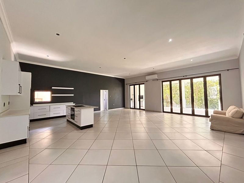 Welcome to this beautiful and spacious 4bedroom home. - Photo 2