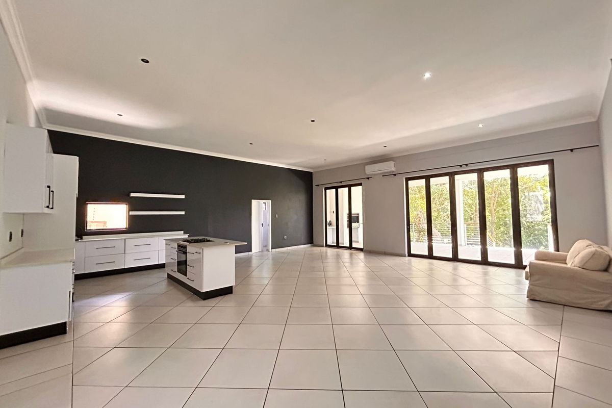 Welcome to this beautiful and spacious 4bedroom home. - Photo 2