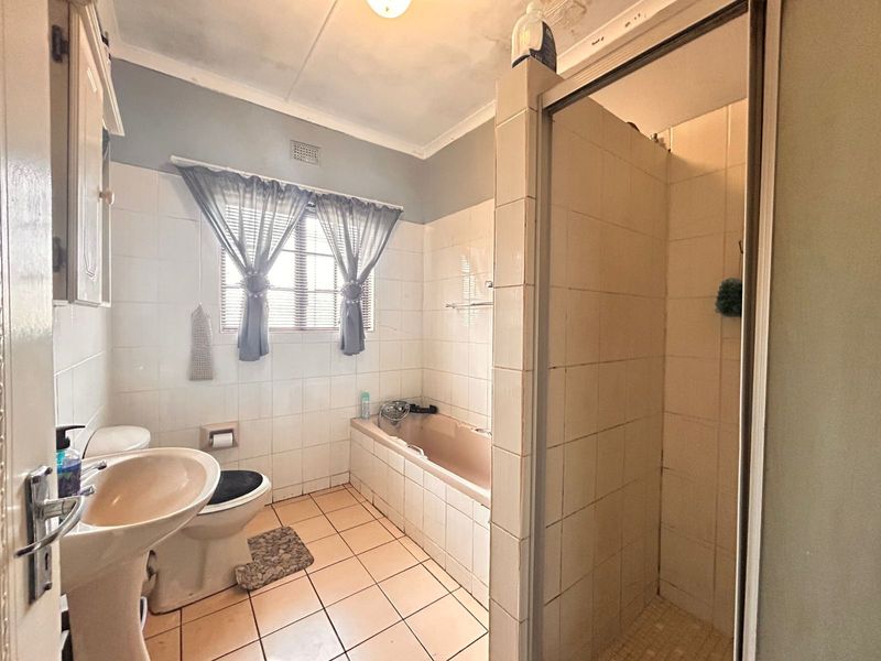 Charming 3-Bedroom Family Home in a Lovely Empangeni Suburb - Photo 7