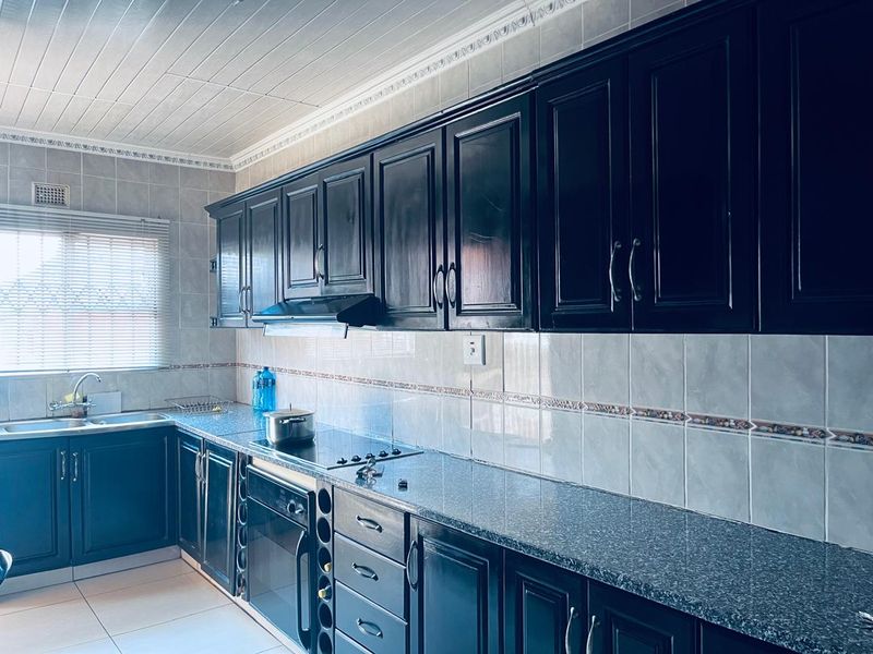 3 Bedroom House for Sale in Esikhawini - Photo 6