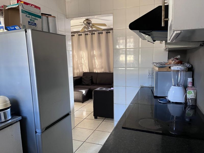 Modern 2-Bedroom House for Sale in Esikhawini - Photo 3